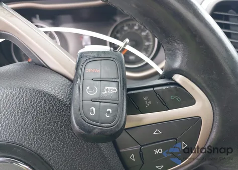 2015 Jeep Cherokee Limited z USA, uszkodzony, nr VIN 1C4PJMDS3FW753008